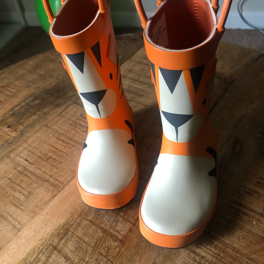 Kids rain boots